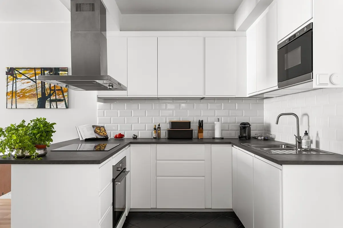 Small Hallway Decorating Ideas for Victorian Terraces: 8 Space-Saving Tips
